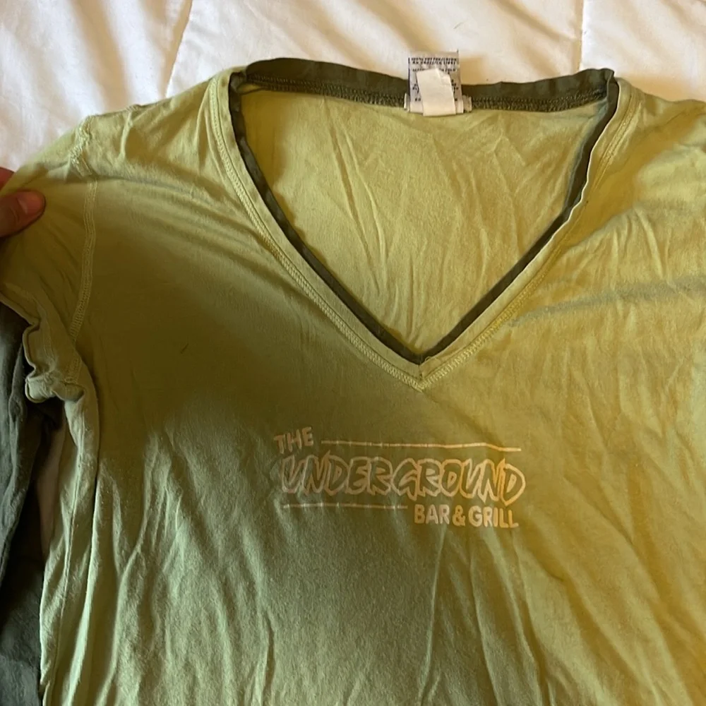 Vintage underground bar, and Grill shirt - Picture 2 of 3
